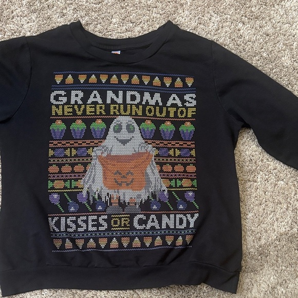 Gildan woman’s Black Graphic Long Sleeve Shirt - Picture 2 of 3